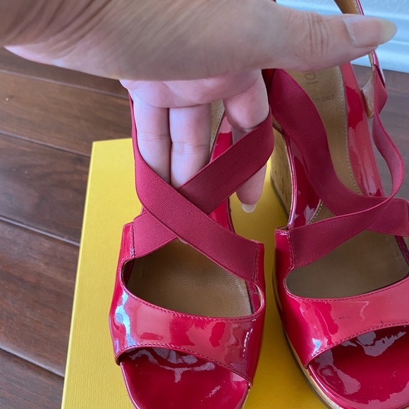 Fendi Red patent leather platform sandals - Picture 4 of 8